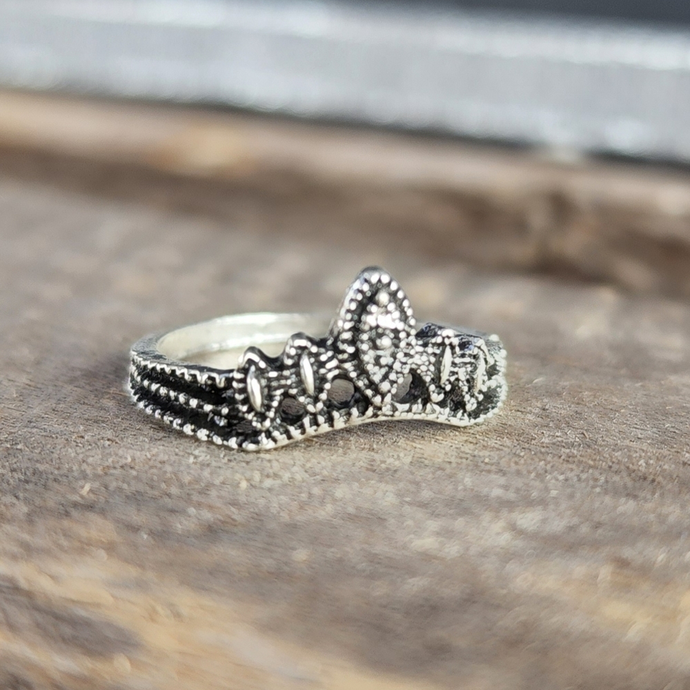 Women's silver princess tiara crown ring toe ring size 5 NWT